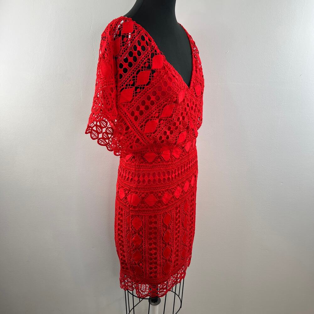 NWT Lulus First Kiss Red Floral Lace Kaftan Sleeve Sheath Cocktail Dress M NEW - Picture 3 of 10